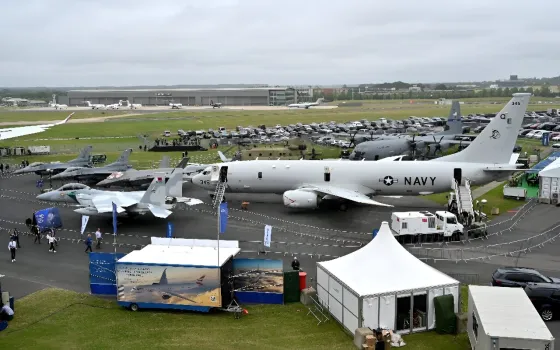 Farnborough Airshow opens with Airbus, Boeing battling for orders